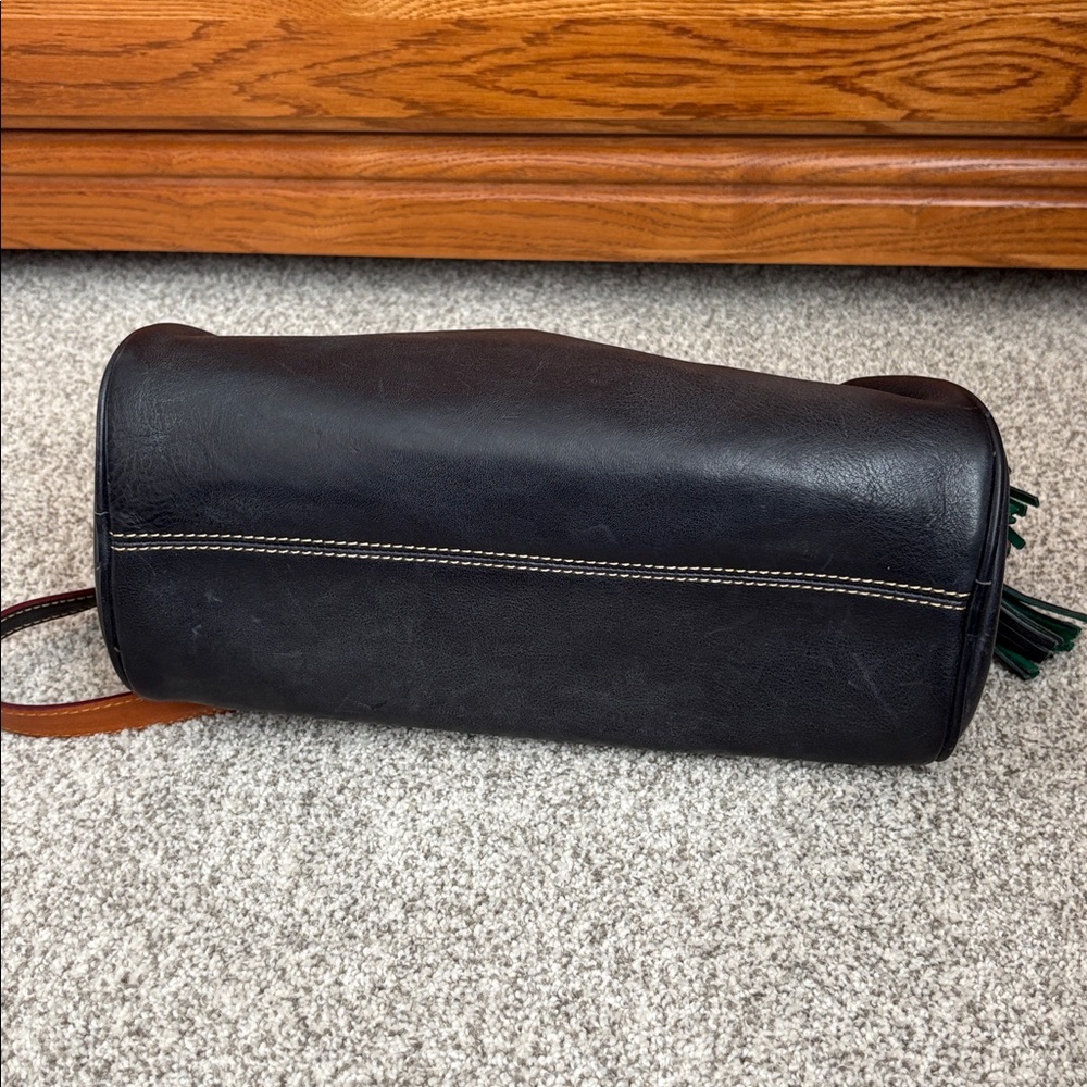 Dooney & Bourke Supple Florentine Leather in a Hobo Bag, Navy, Gently Used - Picture 6 of 11